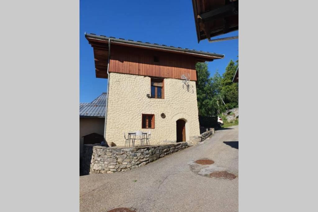 Maison Individuelle Chaleureuse Au Calme 부르생모리스 외부 사진